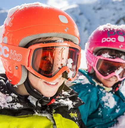 Skiausrüstung für kinder: was muss man beachten?