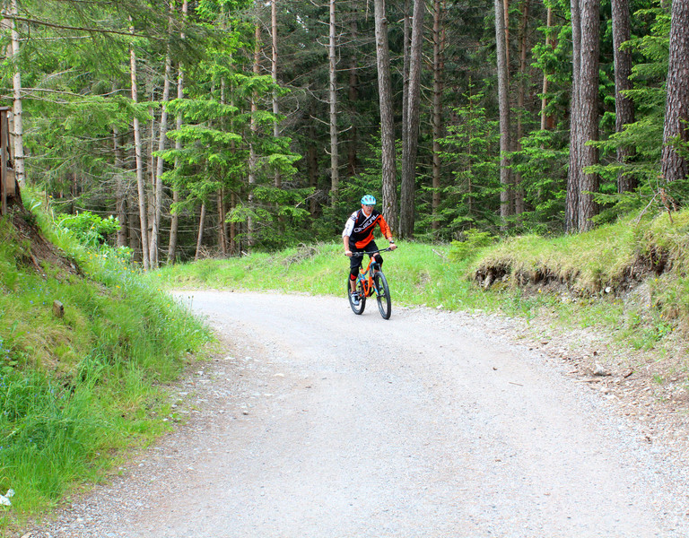 <h2>Gute Fahrt! </h2><h2>Die Fahrrad-Servicestationen </h2><h2>von Riml SPorts</h2>