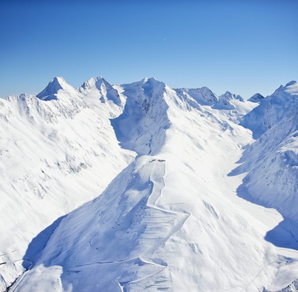 Modische Outfits für die Skipiste und Aprés Ski Modische Outfits für die Skipiste und Aprés Ski