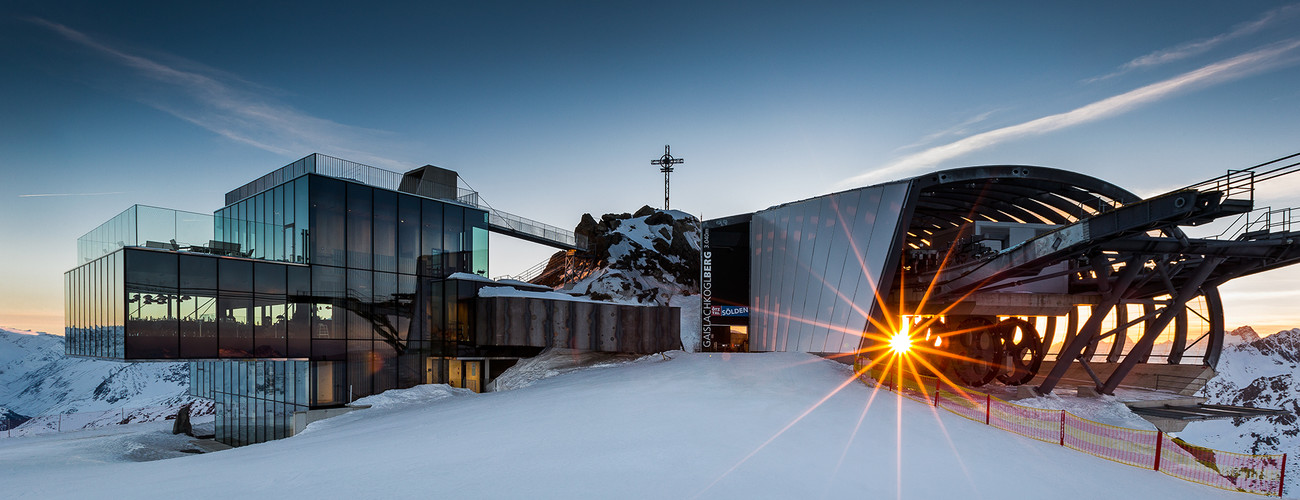 Haubenrestaurant ICE Q auf über 3.000m Haubenrestaurant ICE Q auf über 3.000m