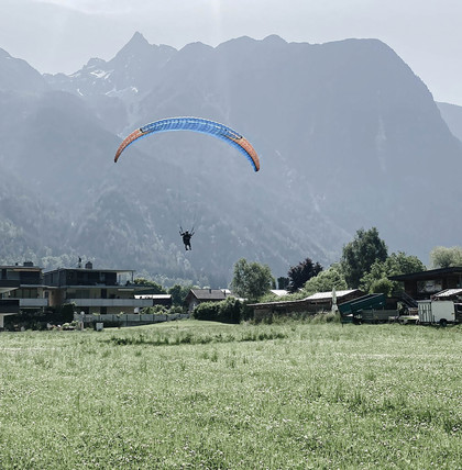 DIE LIZENZ ZUM FLIEGEN.<br/>TANDEMFLÜGE IN OETZ.<br/>