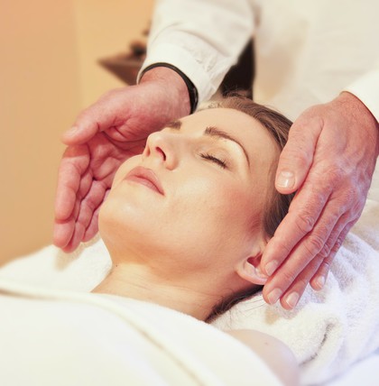 6 Tips for Beautiful Skin on the Ski Slopes 6 Tips for Beautiful Skin on the Ski Slopes