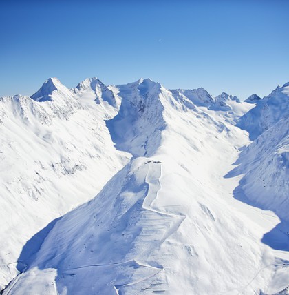 Modische Outfits für die Skipiste und Aprés Ski Modische Outfits für die Skipiste und Aprés Ski
