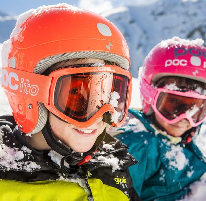 Skiausrüstung für kinder: was muss man beachten?